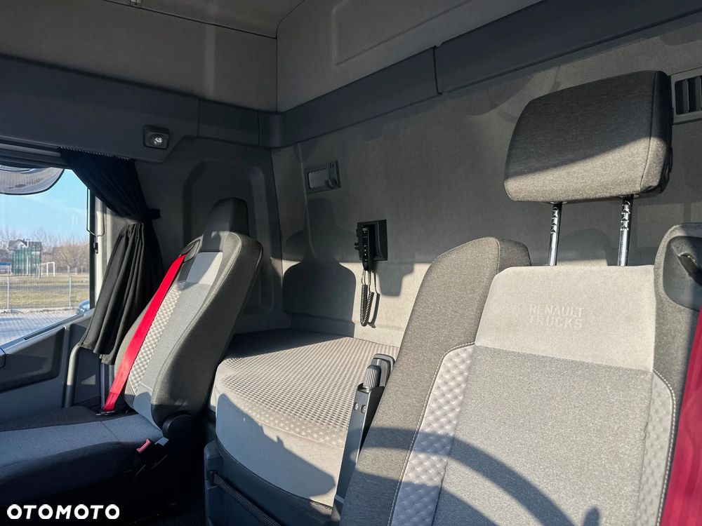 Renault T 440 - 12