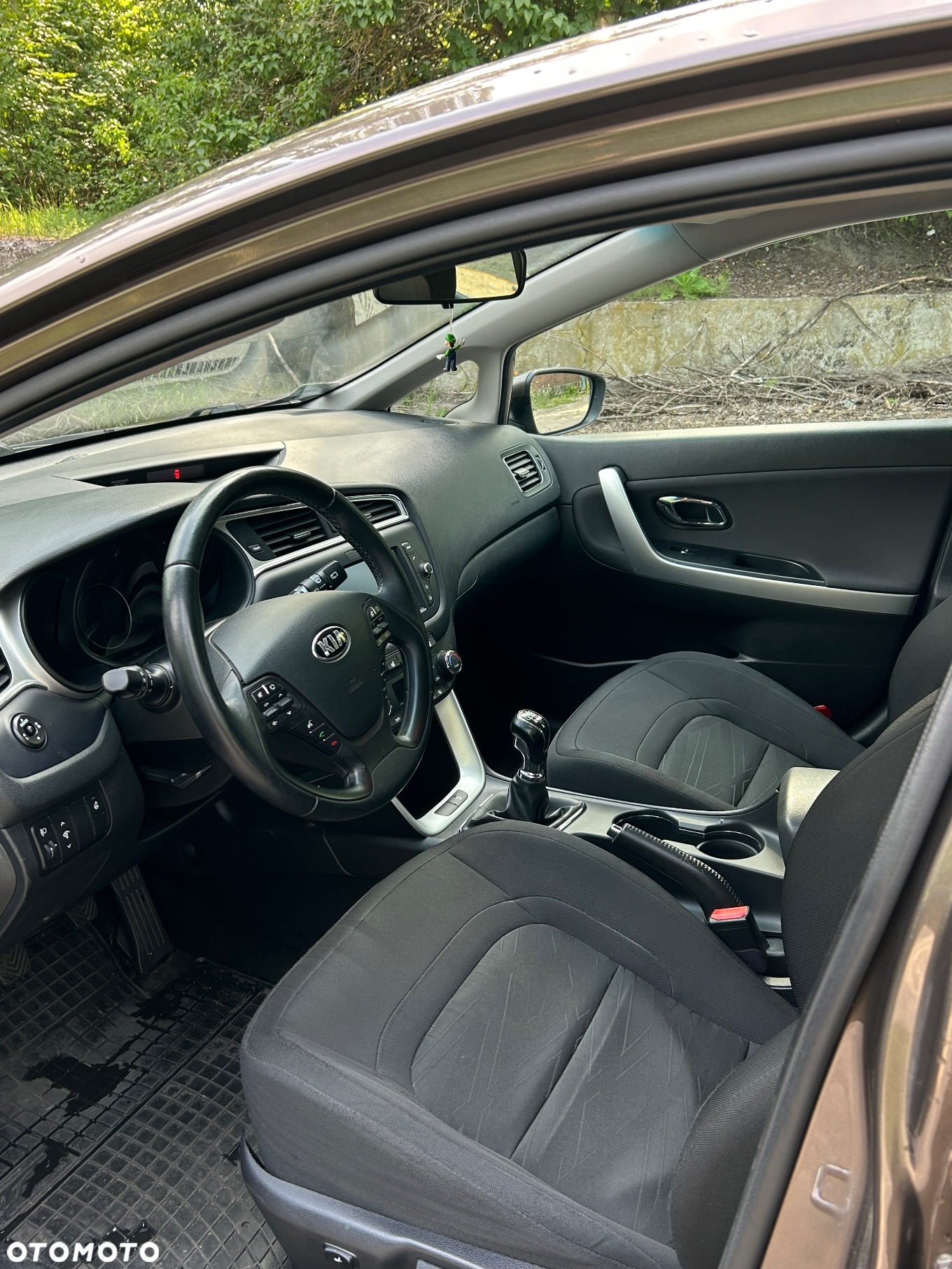 Kia Ceed - 8