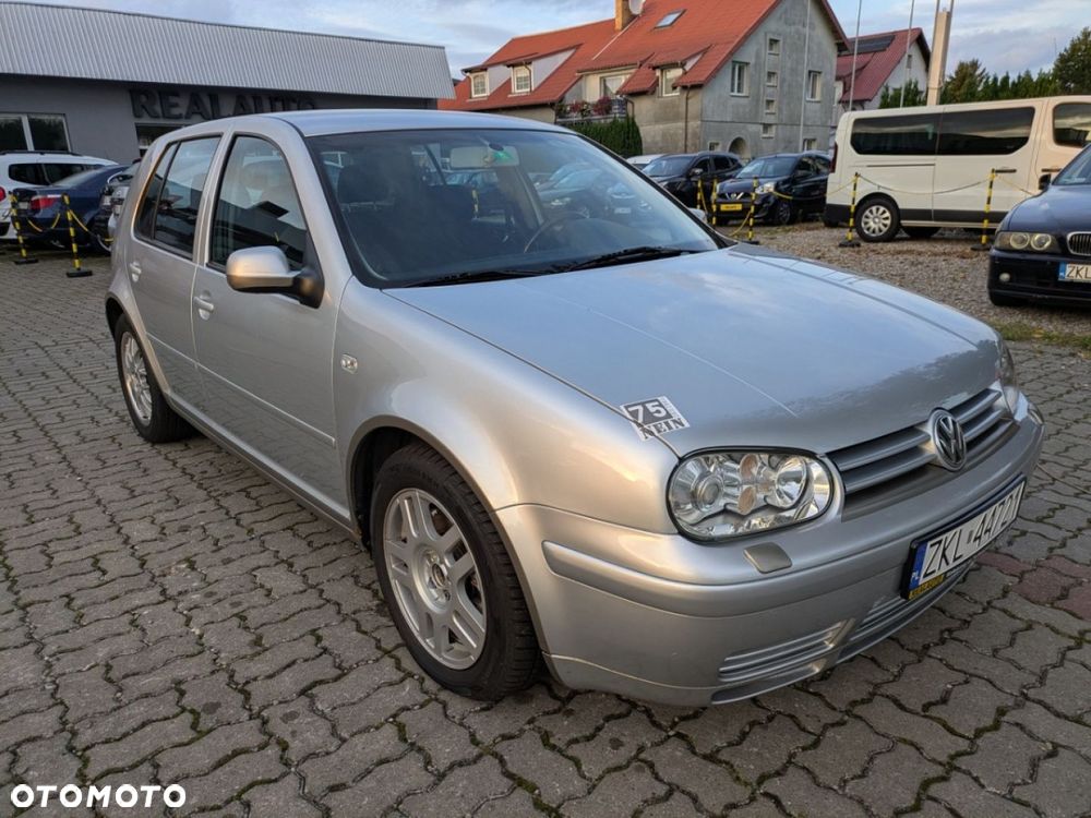 Volkswagen Golf - 1