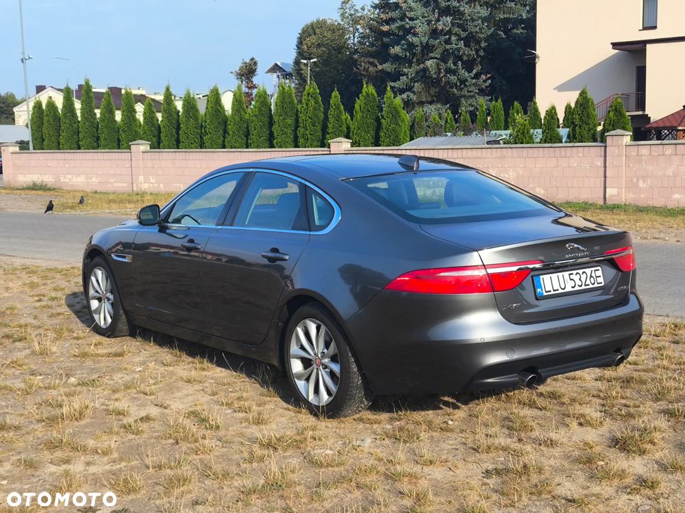 Jaguar XF 2.0 T Prestige - 7