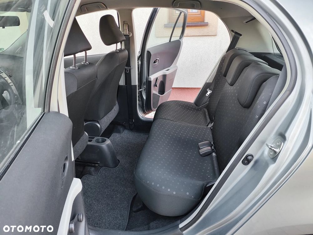 Toyota Yaris 1.0 VVT-i Sol - 8