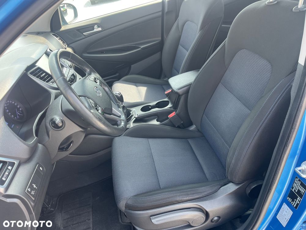 Hyundai Tucson blue 1.7 CRDi 2WD Intro Edition - 10