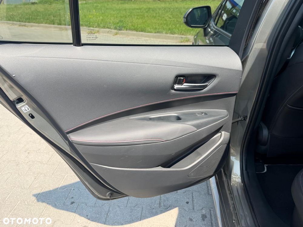 Toyota Corolla 2.0 Hybrid Executive - 17