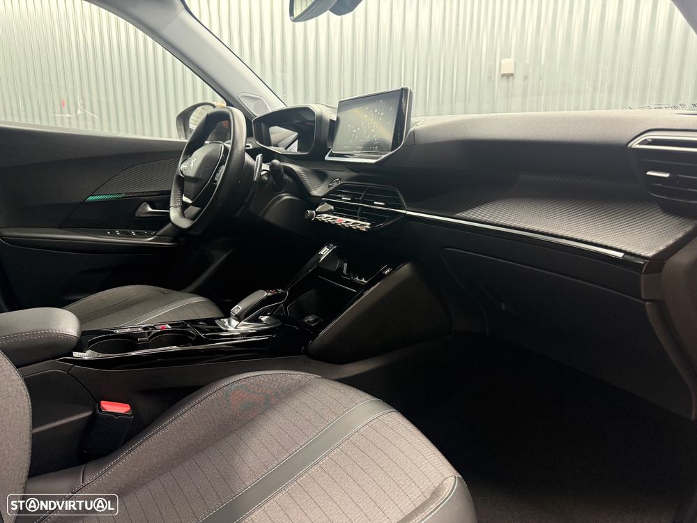 Peugeot 2008 1.5 BlueHDi Allure Pack EAT8 - 18