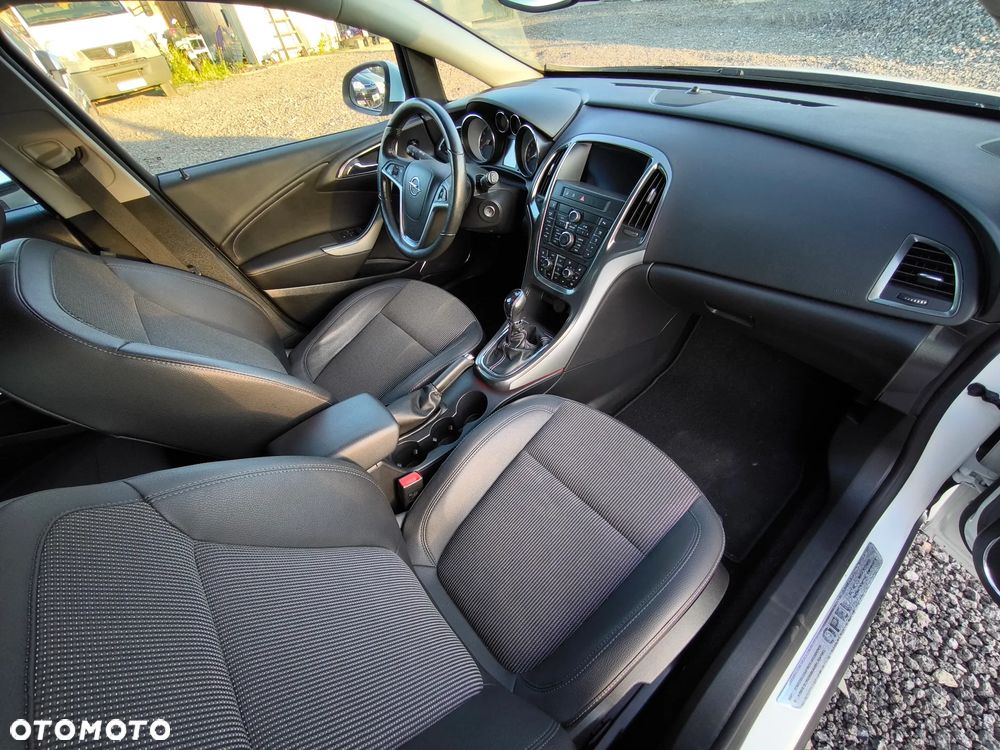 Opel Astra 1.6 T Cosmo - 13