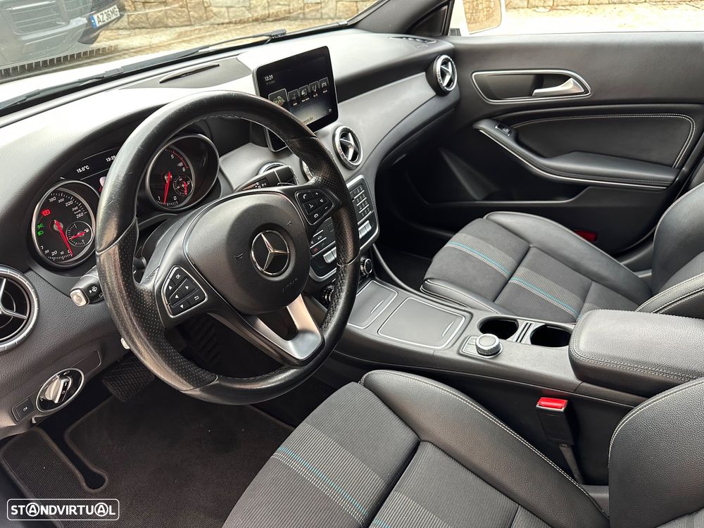 Mercedes-Benz CLA 220 d Shooting Brake AMG Line Aut. - 13