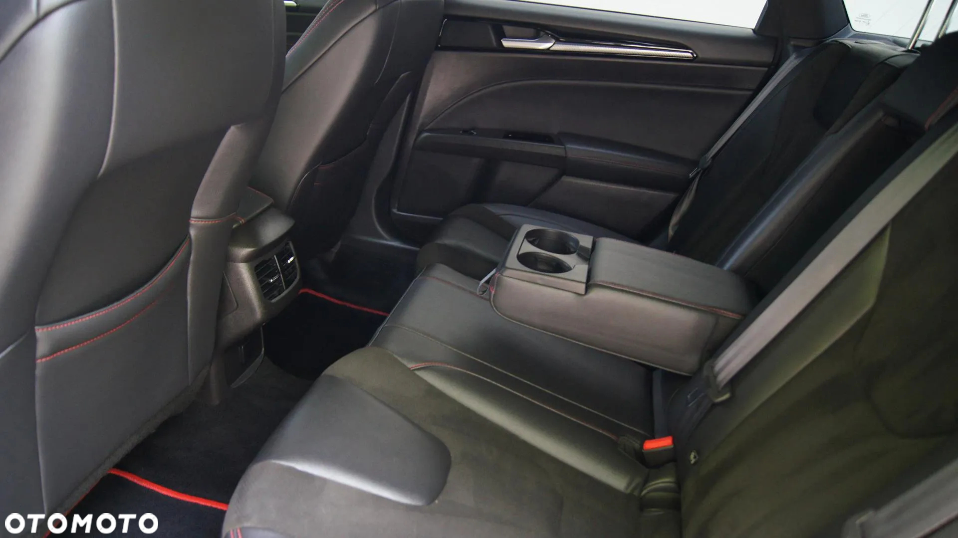 Ford Mondeo 2.0 EcoBlue ST-Line Plus - 13