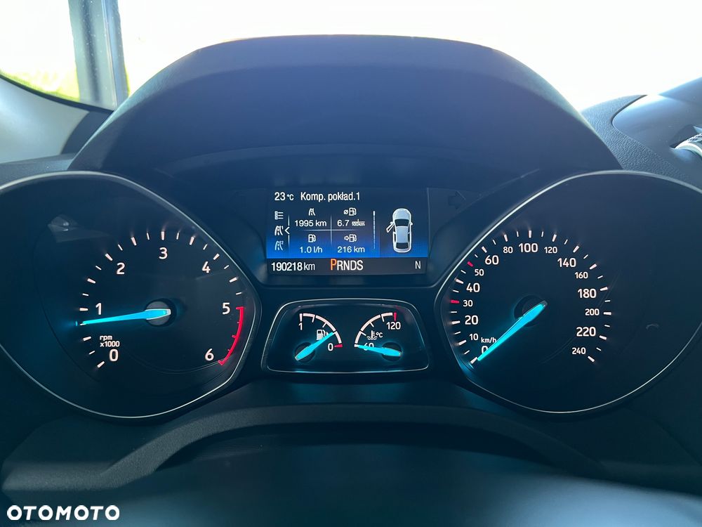 Ford Kuga 2.0 TDCi FWD Titanium - 26