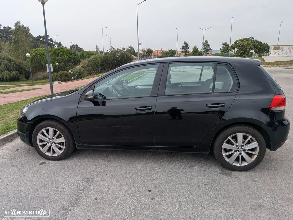 Volkswagen Golf 1.6 TDi Edition — fotografia 6