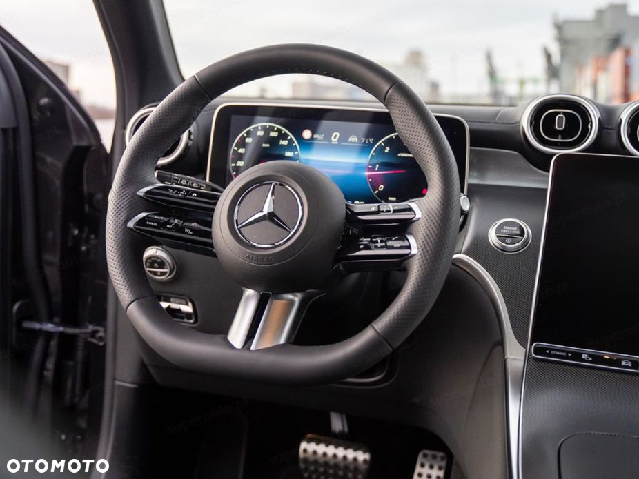 Mercedes-Benz GLC - 12