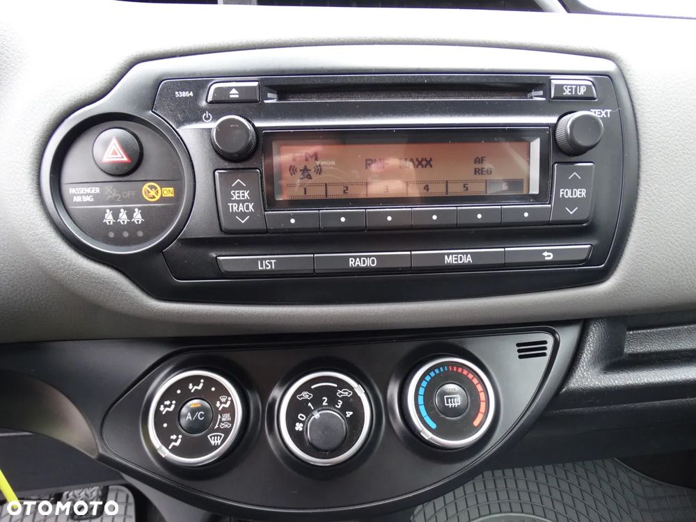 Toyota Yaris 1.0 Life EU6 - 23