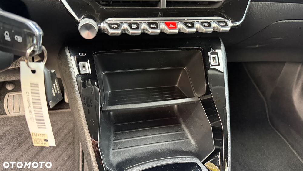 Peugeot 2008 1.2 PureTech Active Pack S&S EAT8 - 31