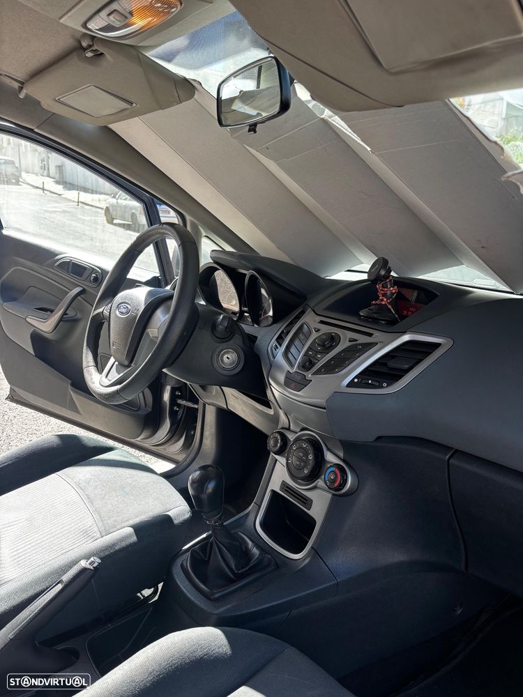 Ford Fiesta - 16