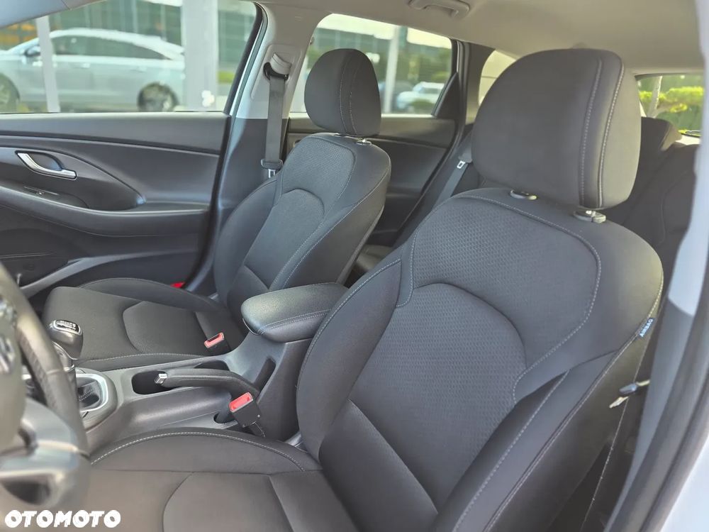 Hyundai i30 1.6 D Comfort - 27