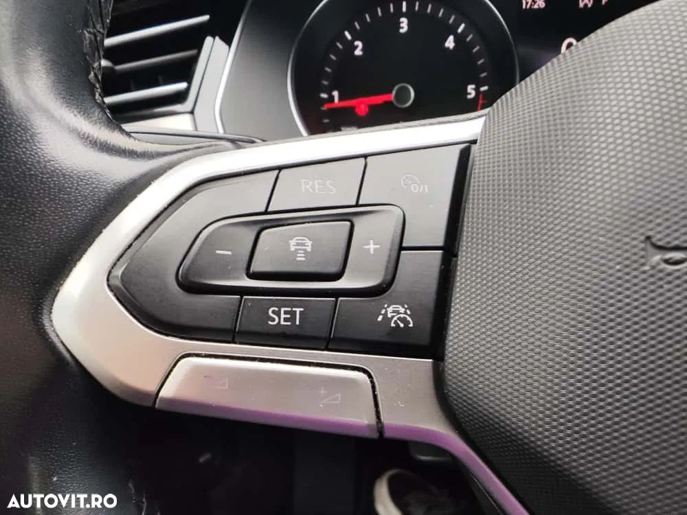 Volkswagen Passat 2.0 TDI DSG Comfortline - 25