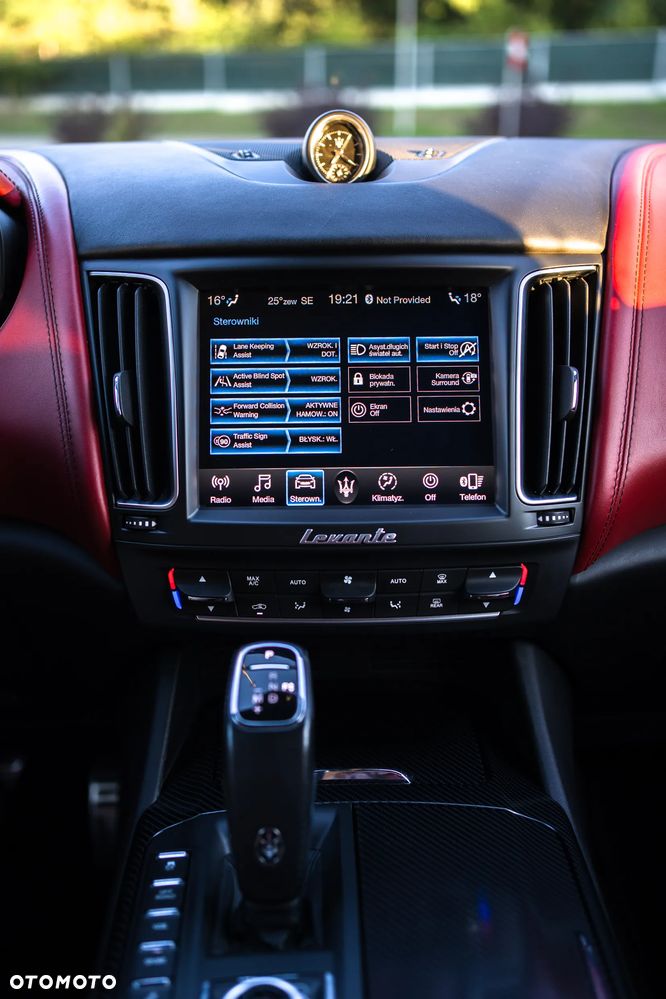 Maserati Levante - 24