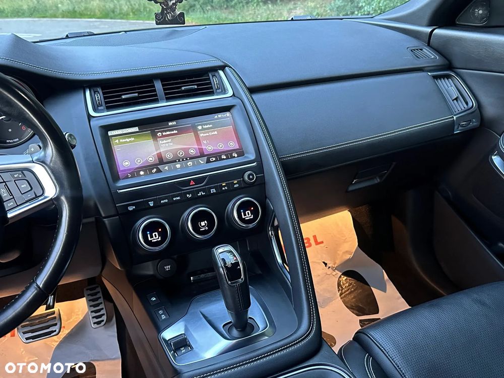 Jaguar E-Pace D150 AWD R-Dynamic - 29