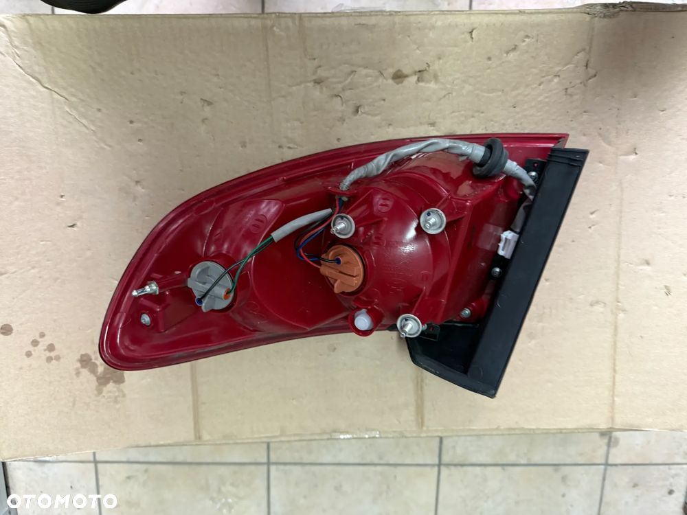 Reflektor / lampa tylna Hyundai Santa Fe II - lewa strona - oryginalna - 2