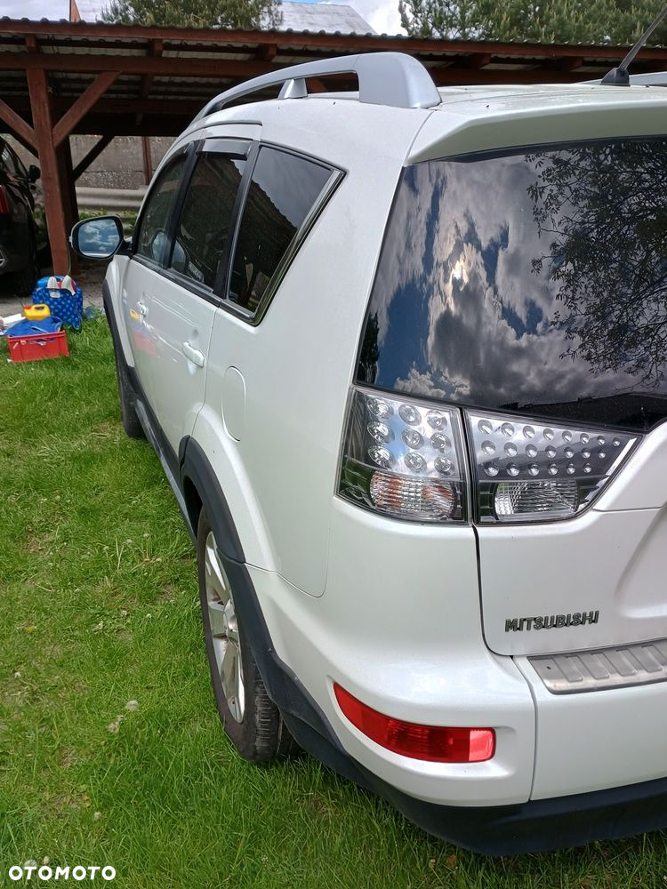Mitsubishi Outlander 2.2 DID Instyle NAVI - 5