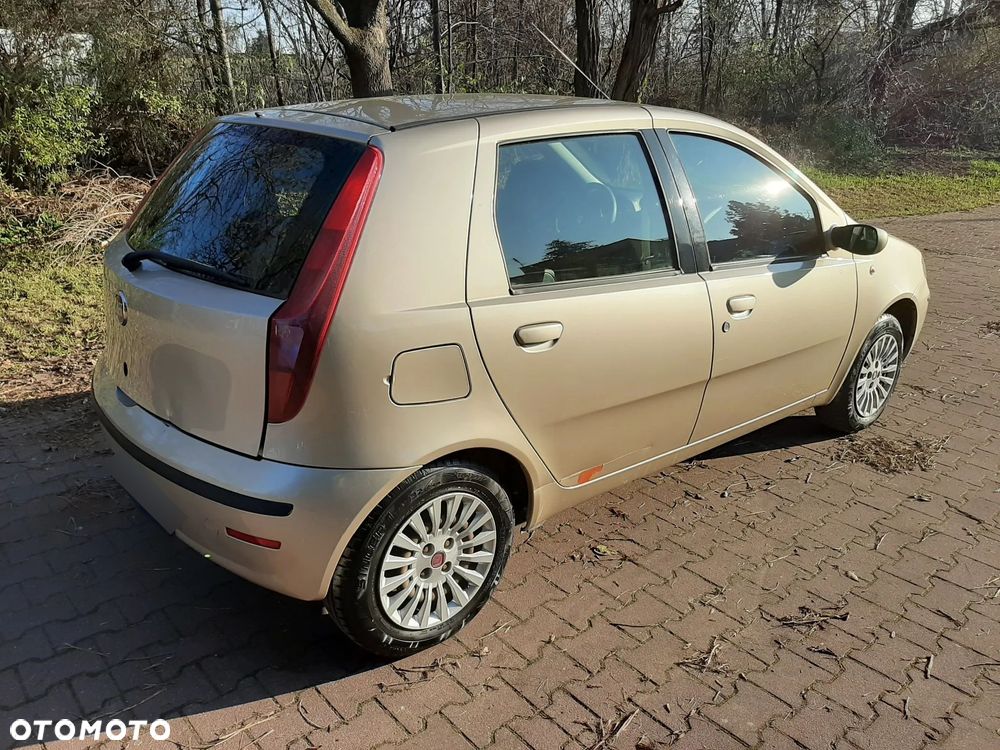 Fiat Punto 2009 photo 4