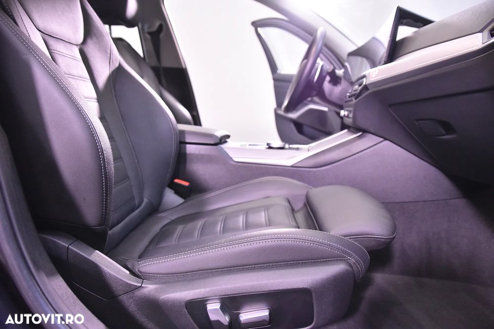 BMW Seria 3 318i Touring Aut. - 11