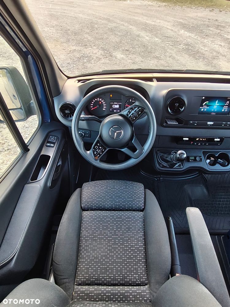 Mercedes-Benz Sprinter - 23