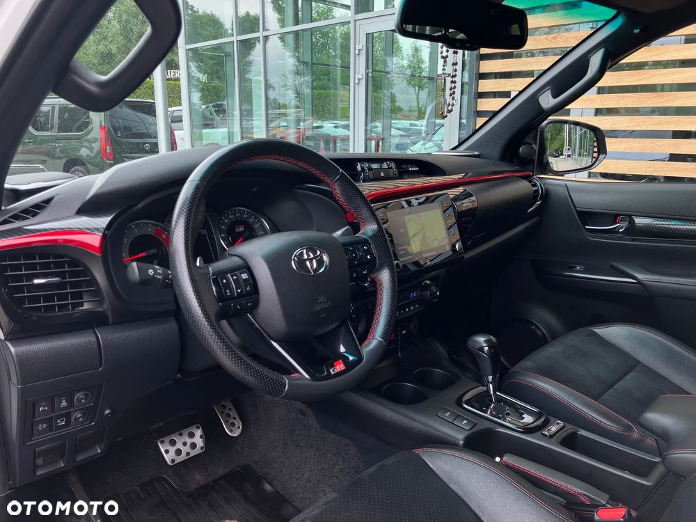Toyota Hilux 2.8 D-4D Double Cab GR Sport 4x4 - 39