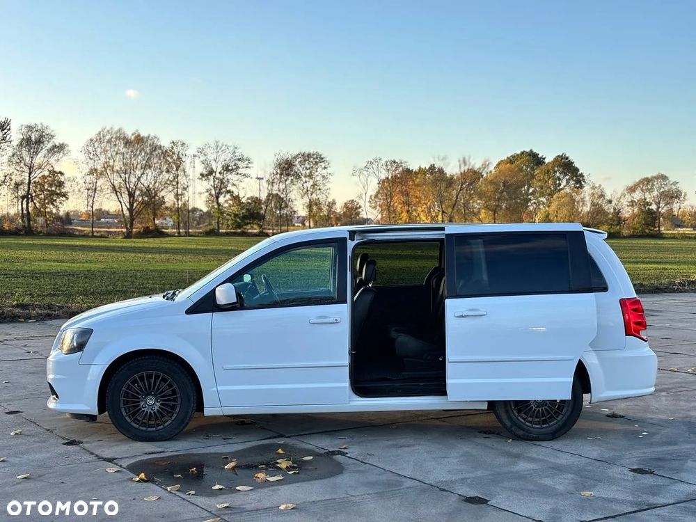 Dodge Grand Caravan - 7