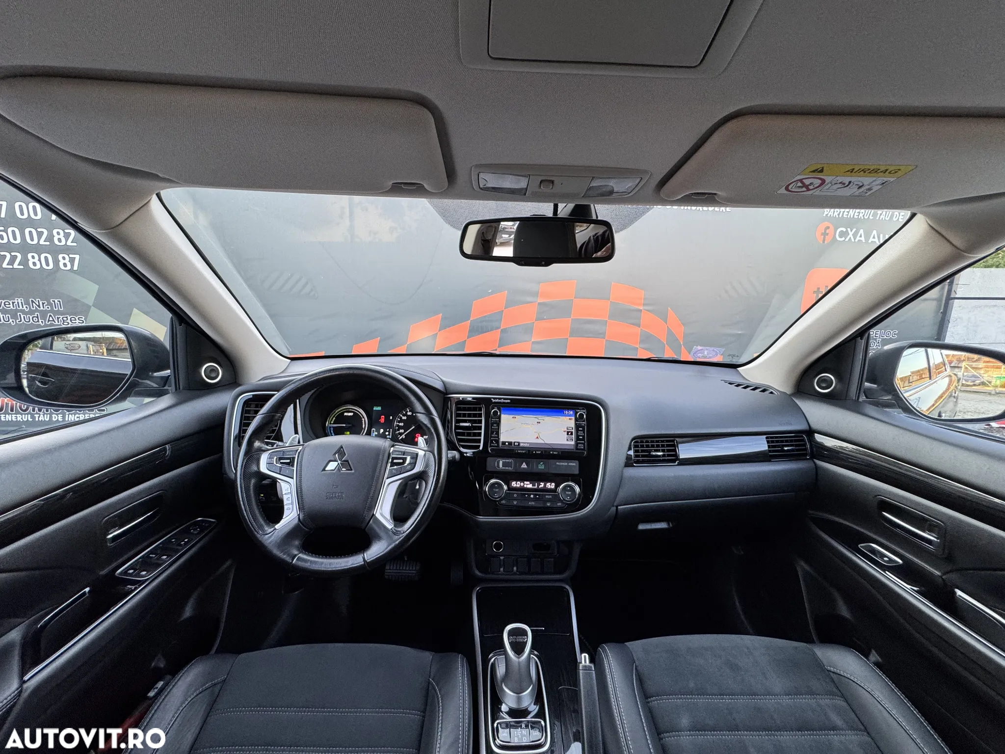 Mitsubishi Outlander 2.0 4WD Plug-In Hybrid - 7