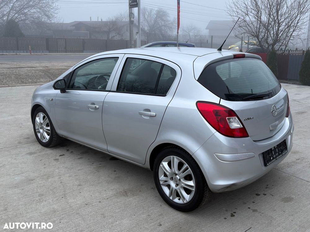 Opel Corsa 1.2 16V Enjoy - 4