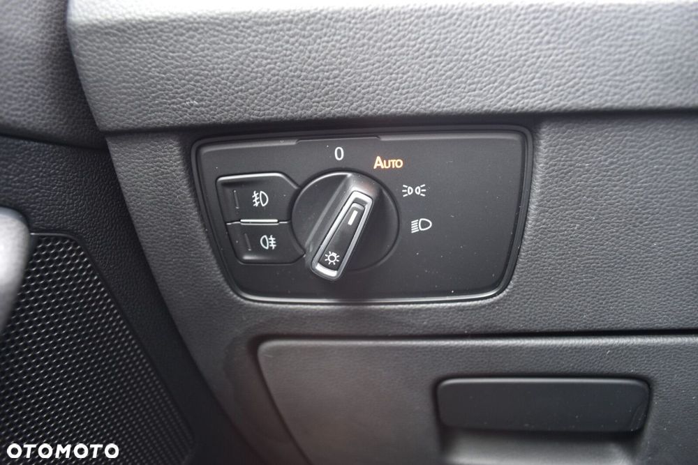 Volkswagen Passat 2.0 TSI Business DSG - 25