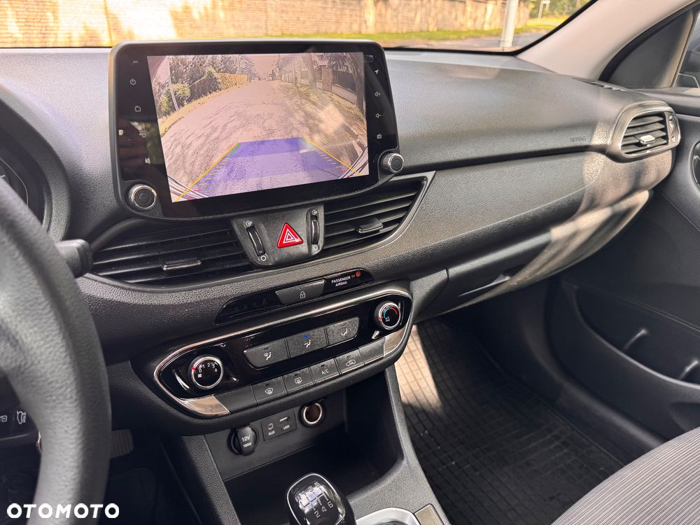 Hyundai i30 1.4 Premiere Comfort - 22