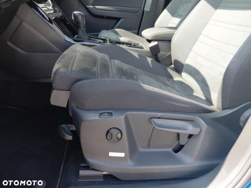 Volkswagen Touran - 14
