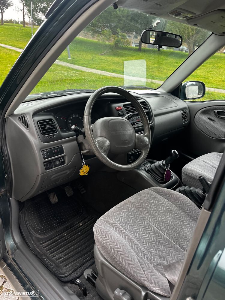 Suzuki Grand Vitara Metal Top 2.0 TDi - 13