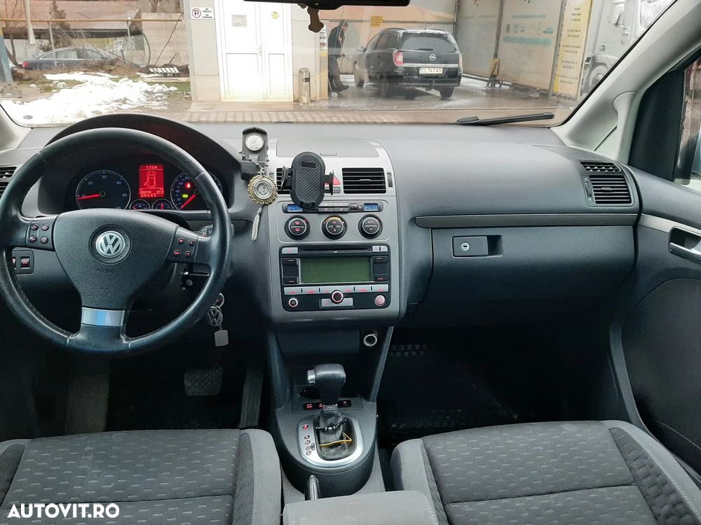 Volkswagen Touran 1.9 TDI DPF Highline DSG - 3