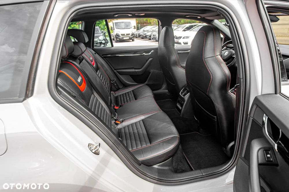 Skoda Octavia 2.0 TSI DSG RS 230 - 22