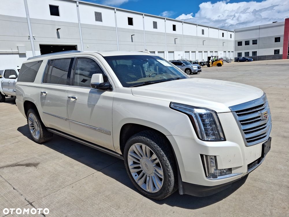 Cadillac Escalade 6.2 V8 ESV Platinum - 11