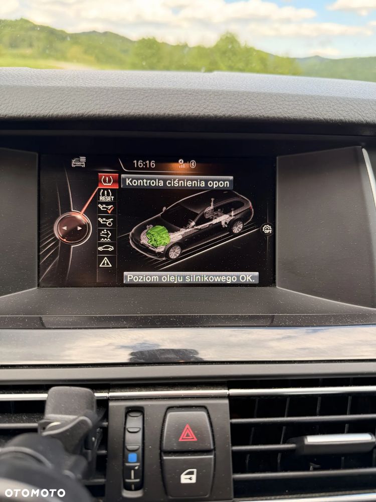BMW Seria 5 520d xDrive - 29