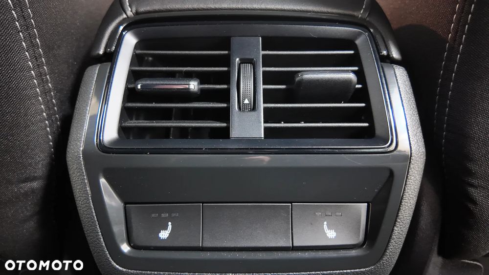 Skoda Karoq 2.0 TDI SCR Sportline - 32