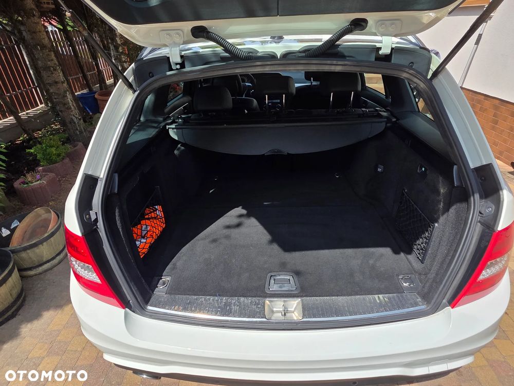 Mercedes-Benz Klasa C 180 BlueEFFICIENCY Avantgarde - 35