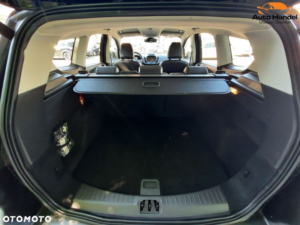 Ford Kuga 1.5 EcoBoost 2x4 Titanium - 16