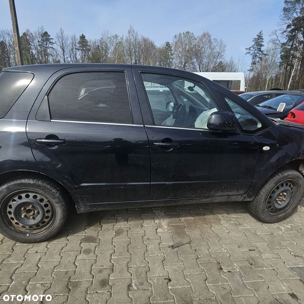 Drzwi / przód tył prawe lewe / SUZUKI SX4 (kod lak: ZJ3)