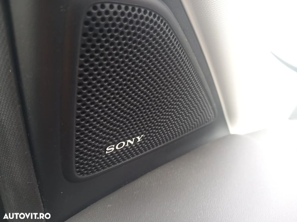 Ford Kuga 2.0 TDCi 4WD Powershift Vignale - 22