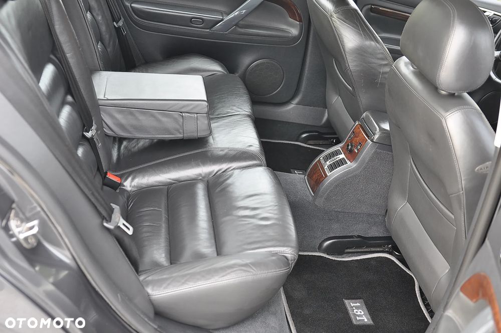 Skoda Superb 1.8 Turbo Elegance - 23