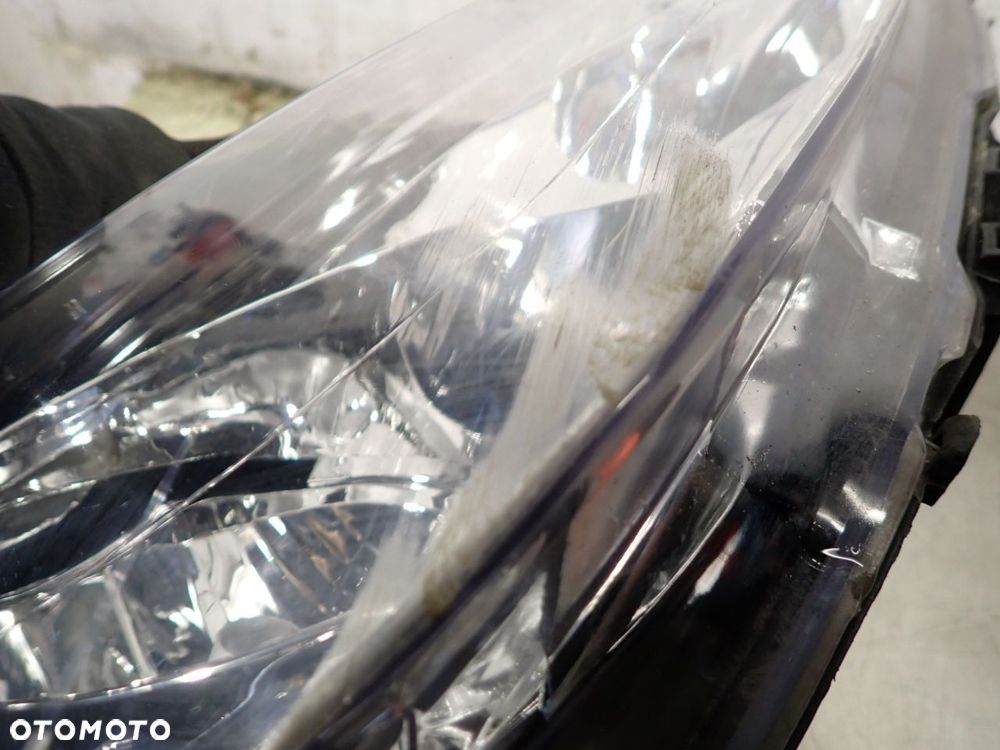 LAMPA PRAWA PRZEDNIA PEUGEOT 307 1.6 - 4