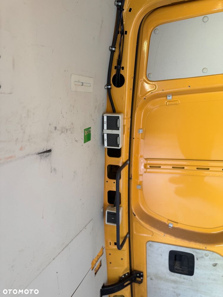 Mercedes-Benz Sprinter - 18