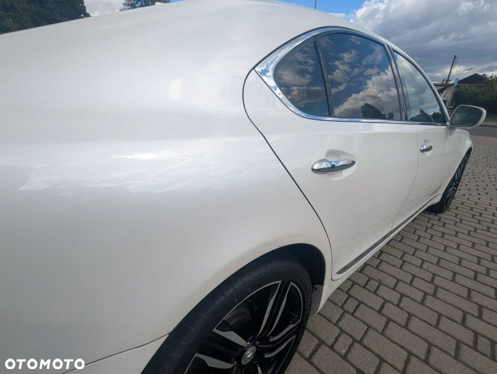 Lexus LS 460 AWD - 16