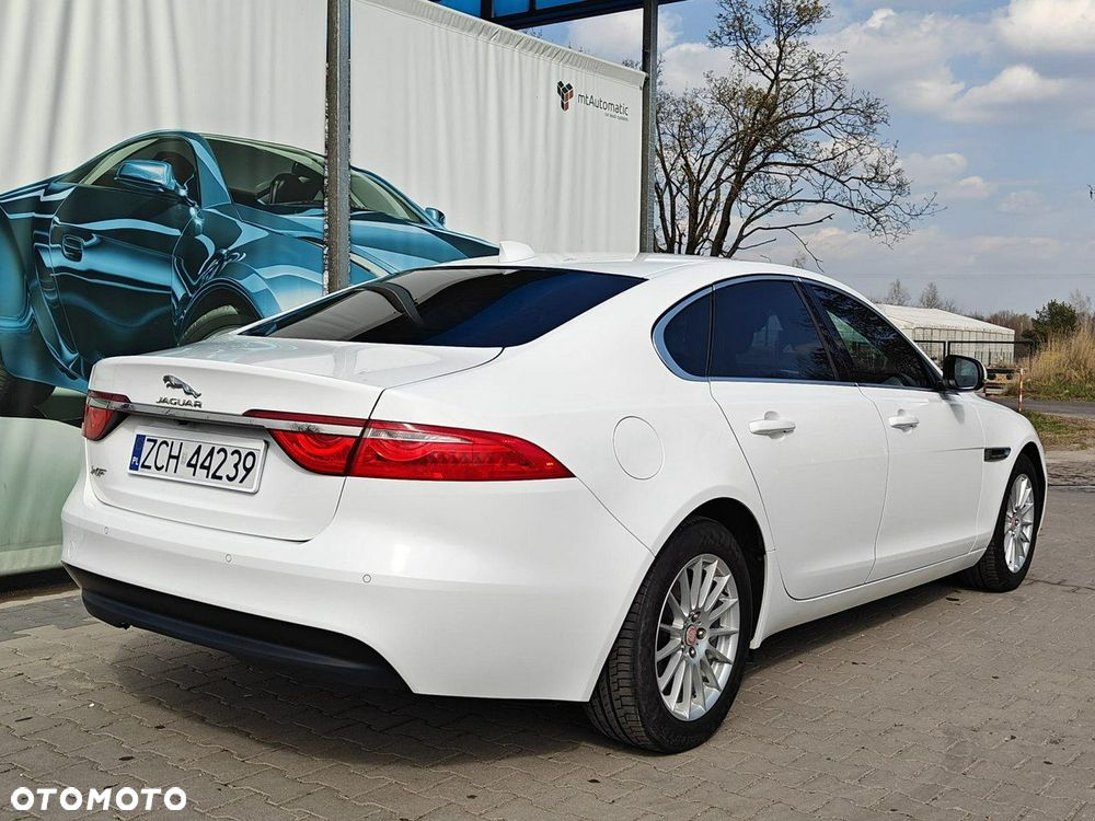 Jaguar XF - 5
