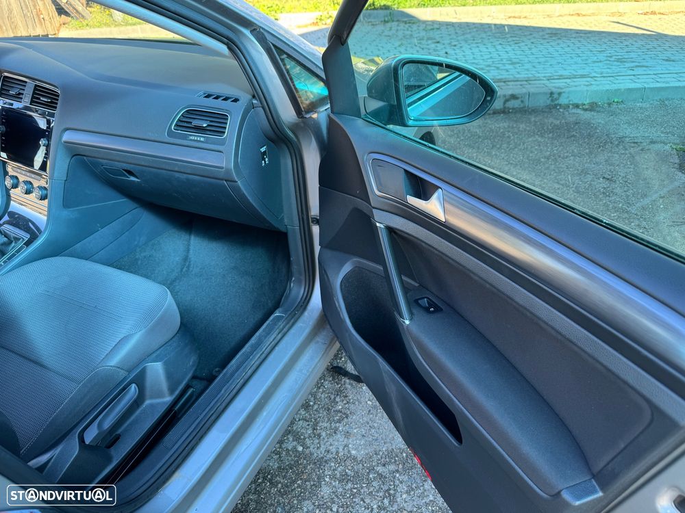 VW Golf 1.6 TDI Confortline - 15