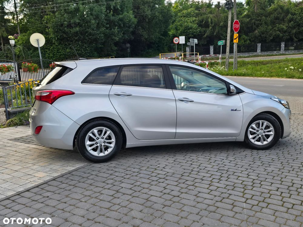 Hyundai i30 blue 1.6 GDI YES Gold - 12